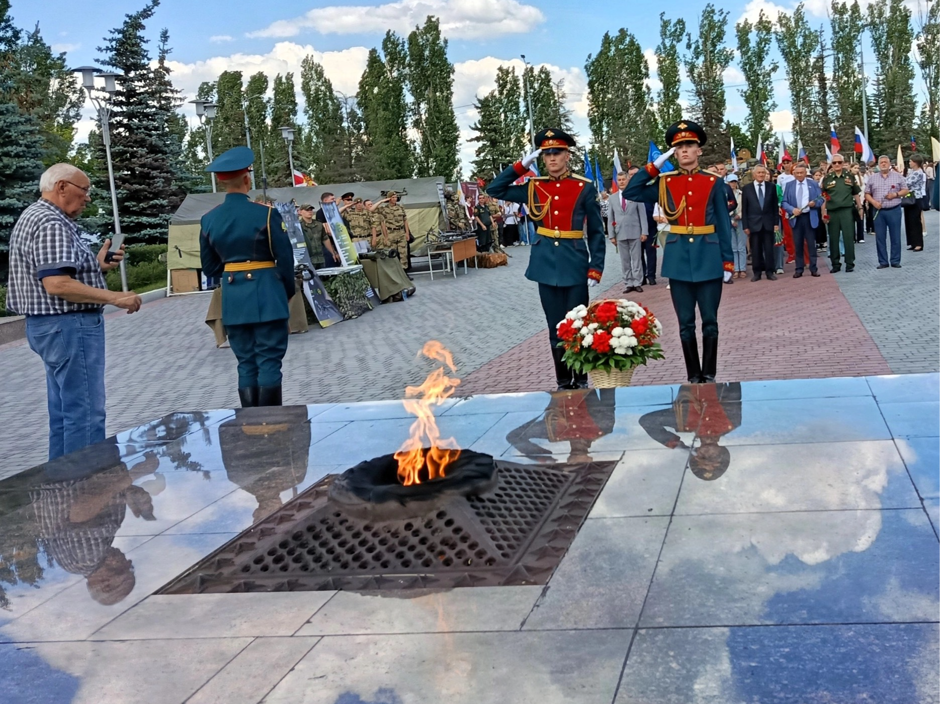 НАРОДОВ МНОГО - РОССИЯ ОДНА.
